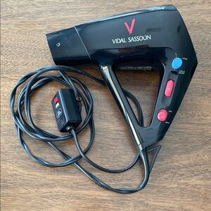 Vidal Sassoon “The V “ Handle Professional Turbo Hair Dryer